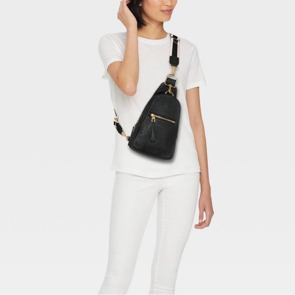 Universal Thread Sling Pack Crossbody Bag- Black